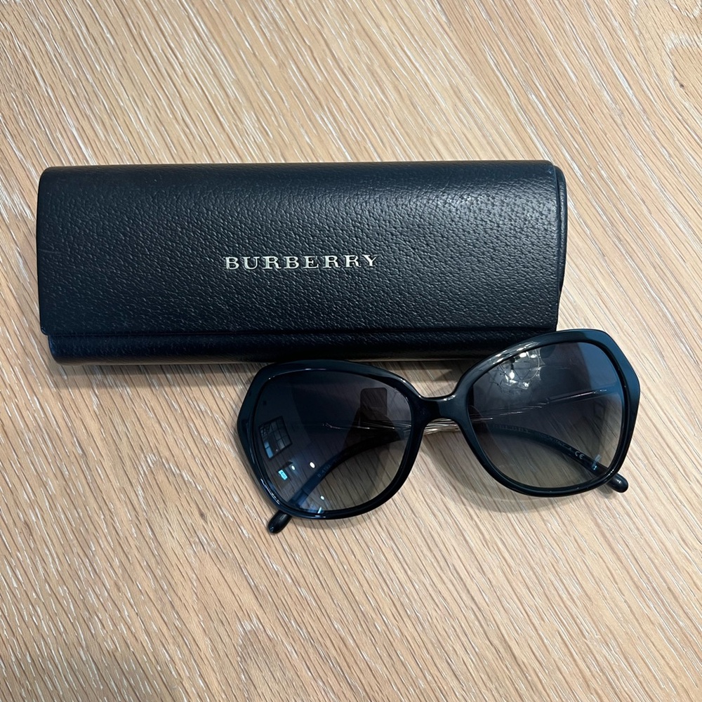 Burberry Elegant Black Sunglasses